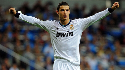 AC米兰在意大利杯1／8决赛中0-1不敌拉齐奥，终结13连胜，遭遇赛季首败。（意大利杯1／8决赛，AC米兰0-1不敌拉齐奥，13连胜止步遭遇赛季首败）