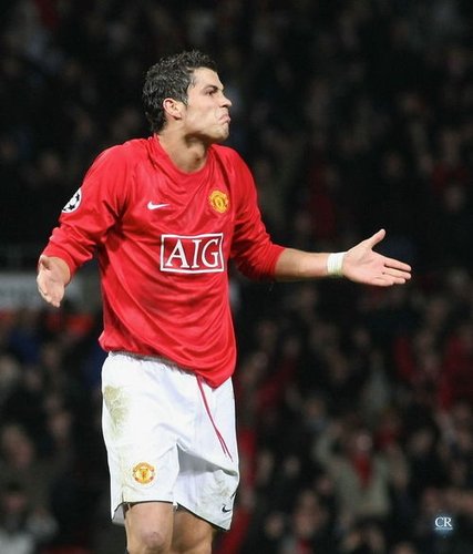 尼日利亚队队长埃孔宣布从国家队退役，期间共为国出战83场（尼日利亚队长埃孔宣布退出国家队，生涯为国出战83场）