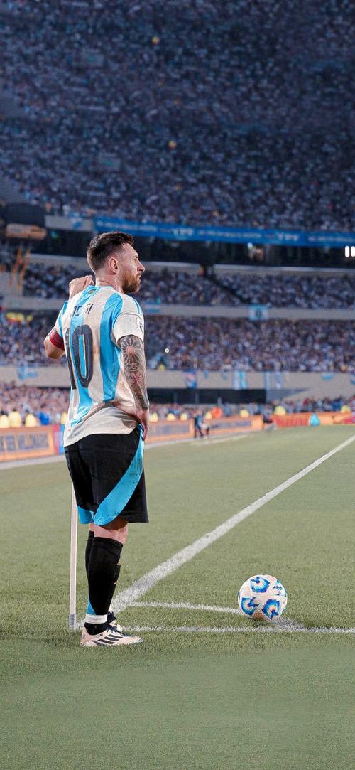 阿隆索曾在瓜帅手下出场79次，师徒二人迎来执教生涯首次交锋（昔日弟子阿隆索曾在瓜帅麾下出战79场，师徒首次以主帅身份对决）