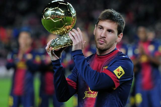 每体：巴萨仍是埃永的首选下家，皇马和曼联也在进行关注（每体：埃永首选仍为巴萨，皇马、曼联同步关注）