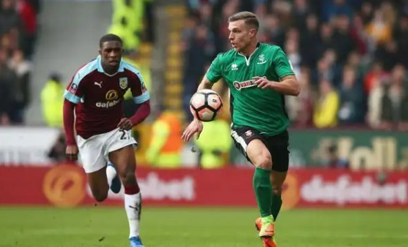 德转评年度最佳左边锋：迪亚斯、KK、拉菲尼亚、维尼修斯入围（德转公布年度最佳左边锋候选：迪亚斯、KK、拉菲尼亚、维尼修斯上榜）