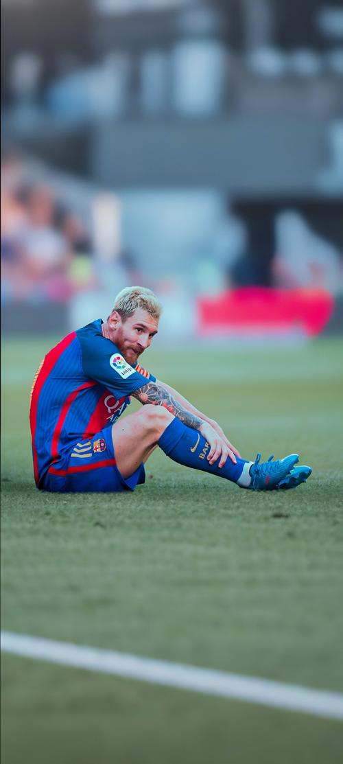 半场： 萨索洛2-1佛罗伦萨，曼德拉戈拉点射，沃尔帕托破门（半场结束，萨索洛2-1领先佛罗伦萨：曼德拉戈拉点球，沃尔帕托建功）