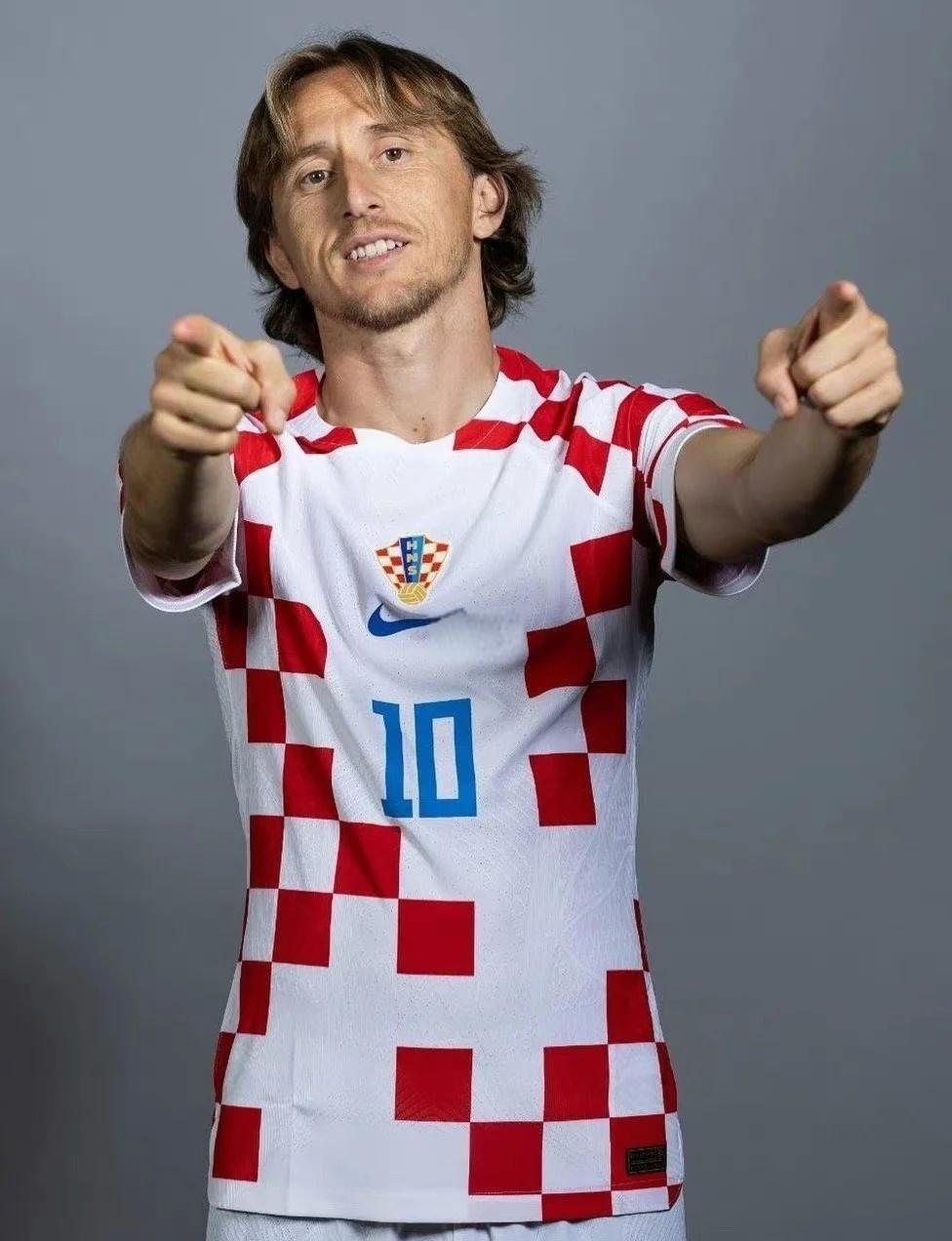 英超前瞻：热刺盼摆脱主场虫形象，曼联做客欲报4杀之仇（英超前瞻：热刺力求摘掉“主场虫”帽子，曼联客场誓雪“四杀”之仇）